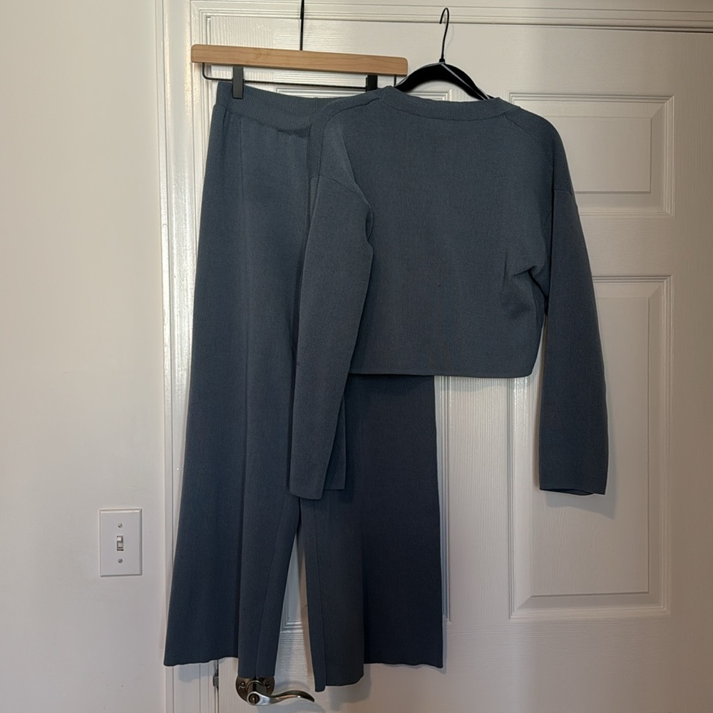 Blue Sweater Pants Two-piece - Picture 2 of 3